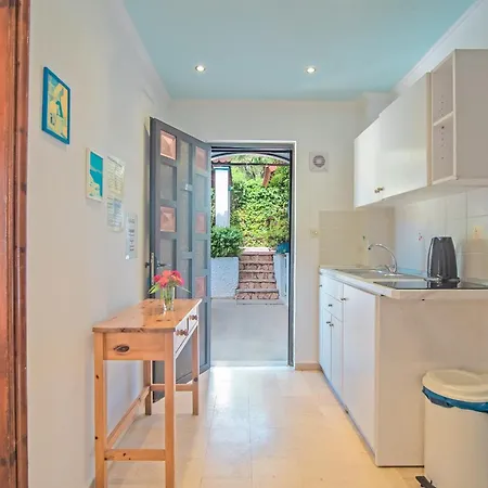 Διαμέρισμα Andromaches Sea View 2 *